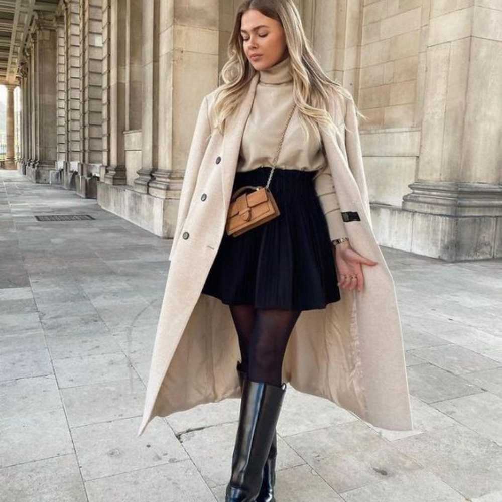 outfit-falda-negra-para-lluvia