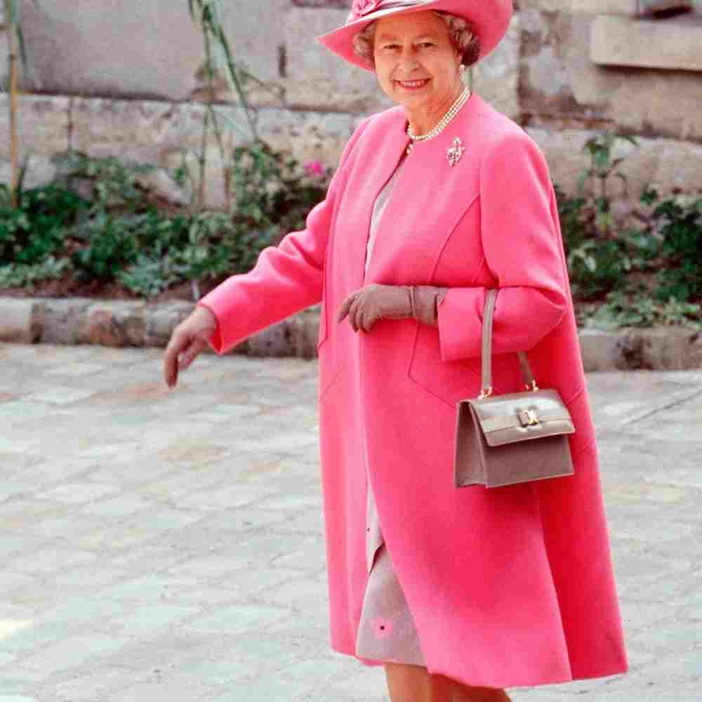 outfit rosa reina isabel