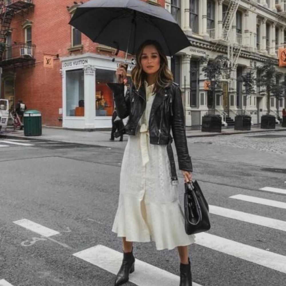 outfit-vestido-largo-para-lluvia