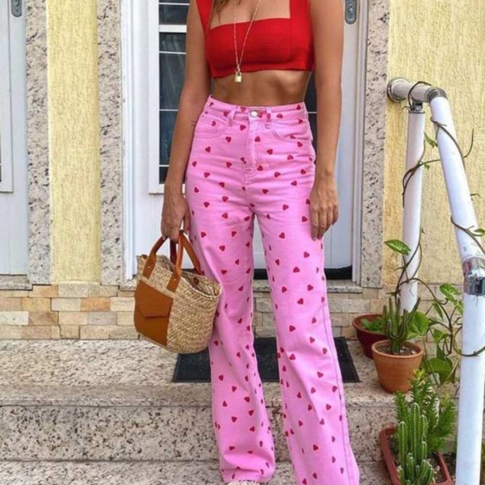 Los mejores outfits con estampados de corazones