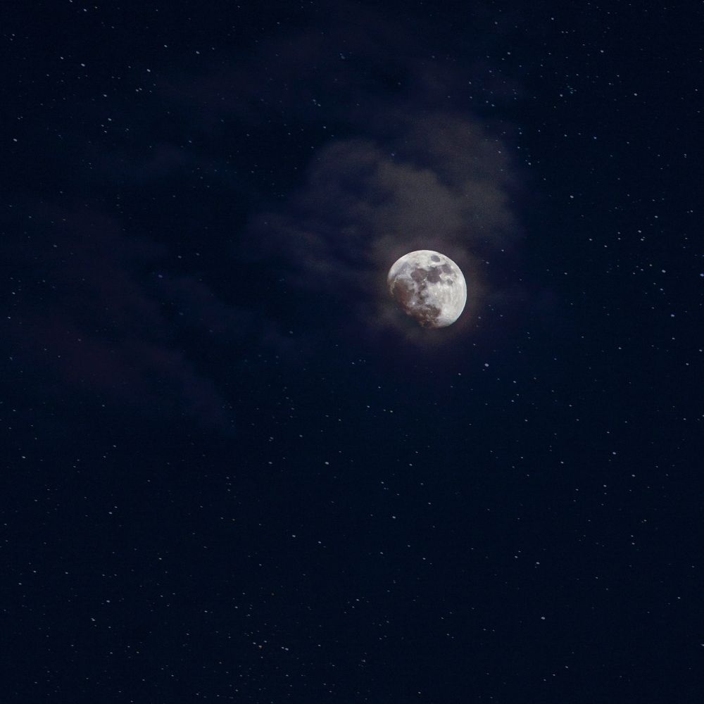 ¿Cómo afecta la Luna tus emociones? y que debes hacer para superarlo