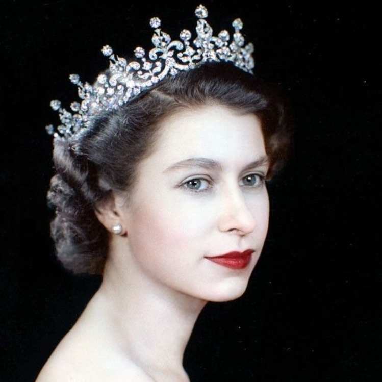 Reina Isabel II de Inglaterra joven