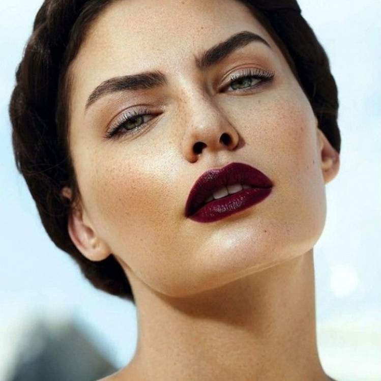 Dark wine lips: todo lo que necesitas saber para lograr labios color vino