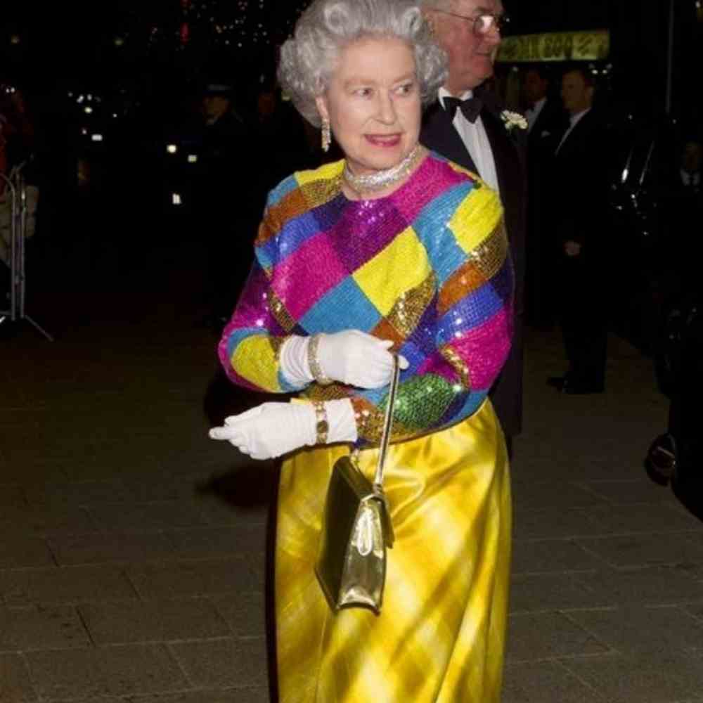 10 outfits más icónicos de La Reina Isabel II y Lady Di 0