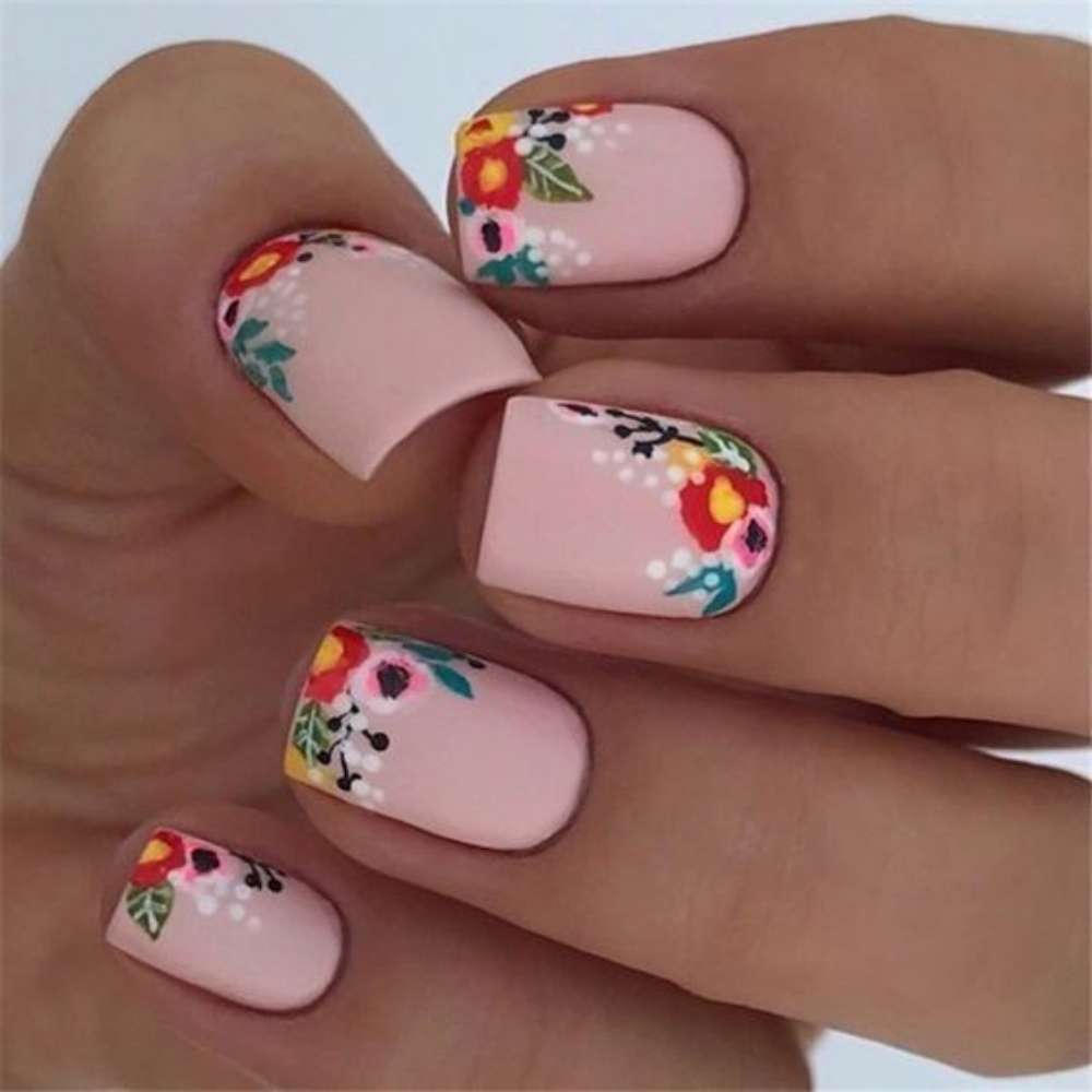 10 diseños de uñas elegantes para las Fiestas Patrias