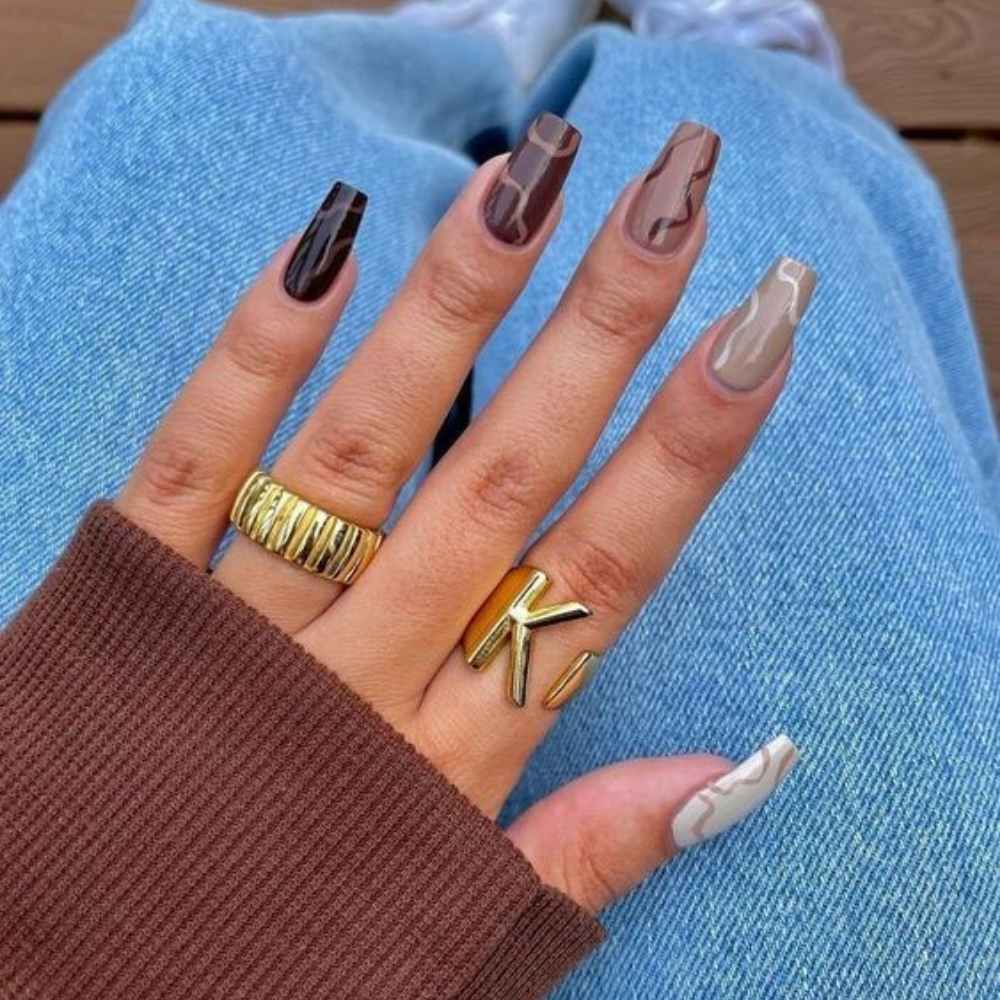 10 diseños de uñas cafés perfectas para este otoño 0