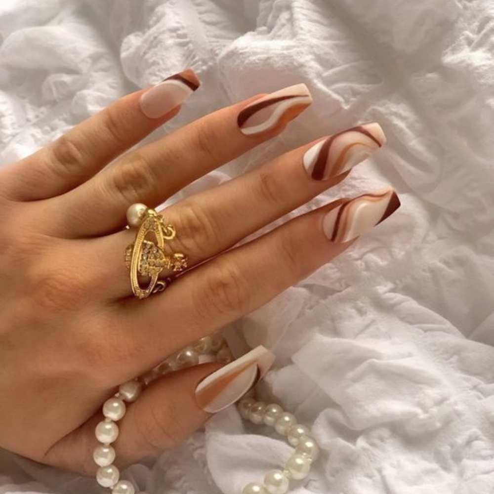 10 diseños de uñas cafés perfectas para este otoño 5