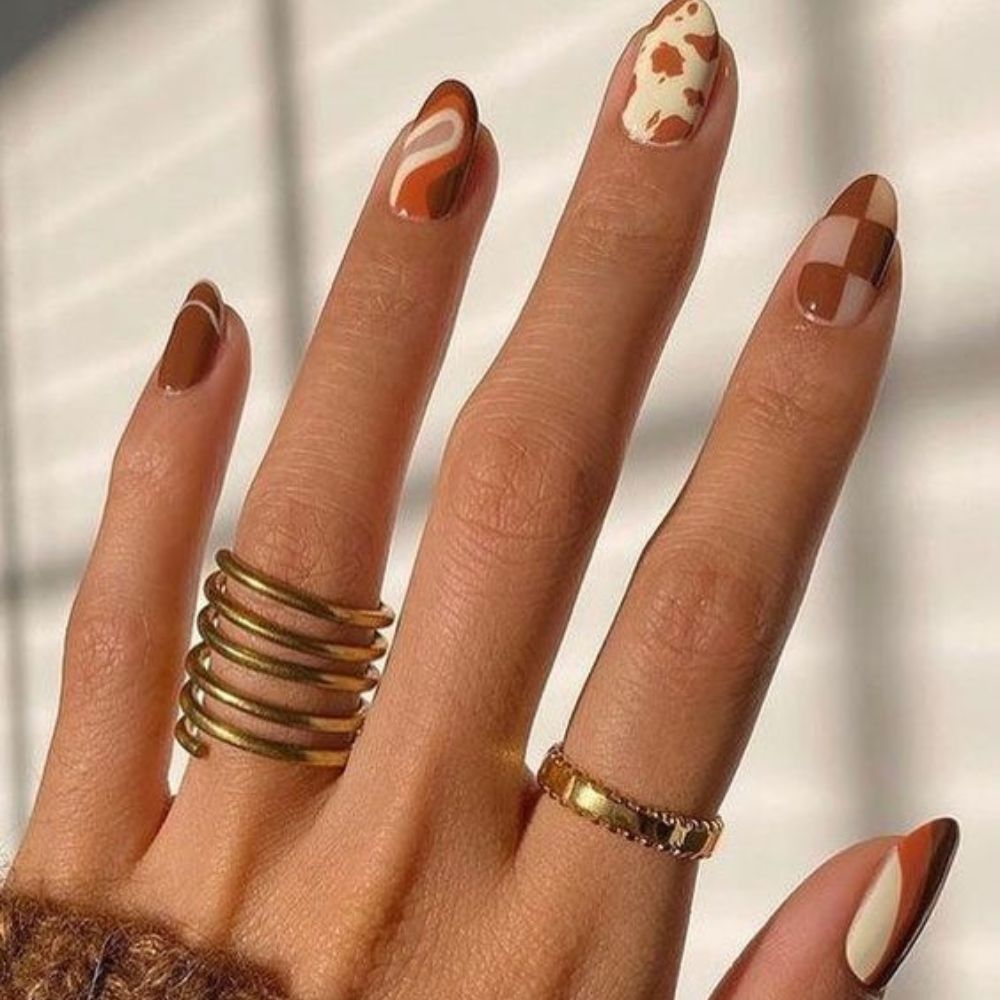 10 ideas de uñas cafe con beige para este otoño 2022- hazles dicesños divertidos 