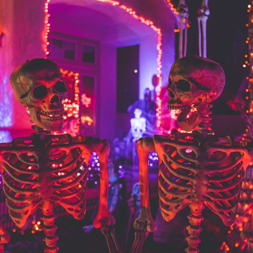 10 ideas para decorar tu fiesta de disfraces de manera divertida- con luces 