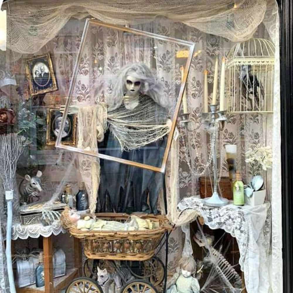 10 ideas para decorar tu fiesta de disfraces- fantasmas a los alrededores