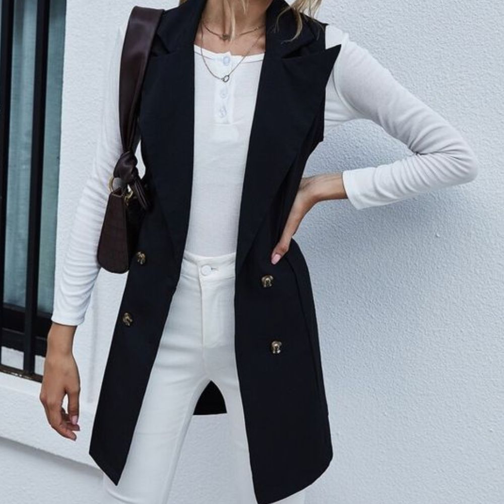 10 outfits con chaleco para llevar a la oficina- chaleco negro 