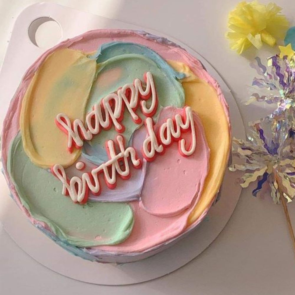 10 tipos de pasteles aesthetic para festejar a la llegada al tercer piso- con colores