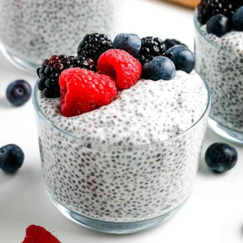 7 cenas de yogurt con cereal que te llenaran y son ligeras- yogurt de coco con chia 