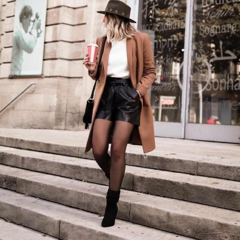 10 outfits con medias negras para lucir formal en las fiestas de fin de año 2