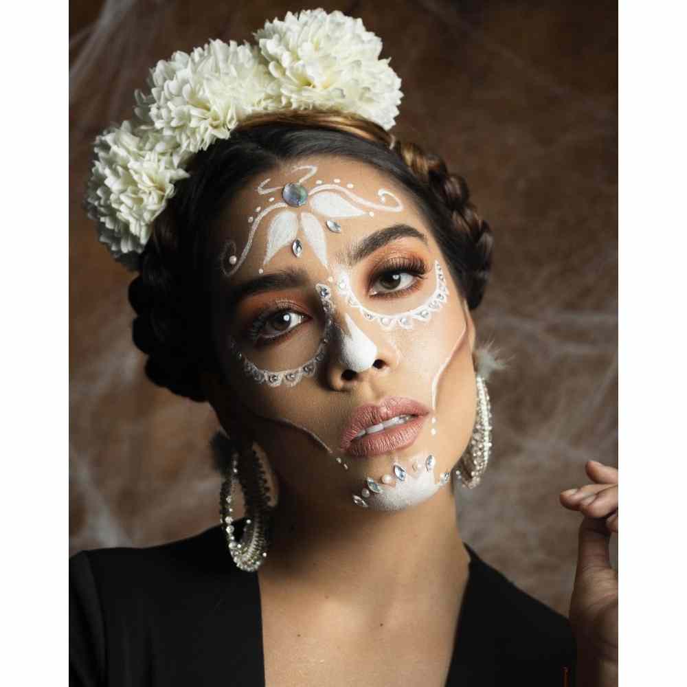 Maquillaje blanco de catrina