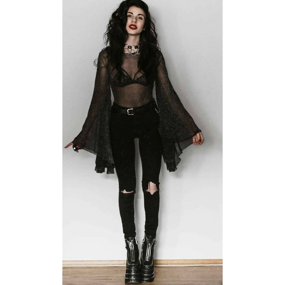10 ideas de disfraces de bruja sexy fáciles y caseros para Halloween