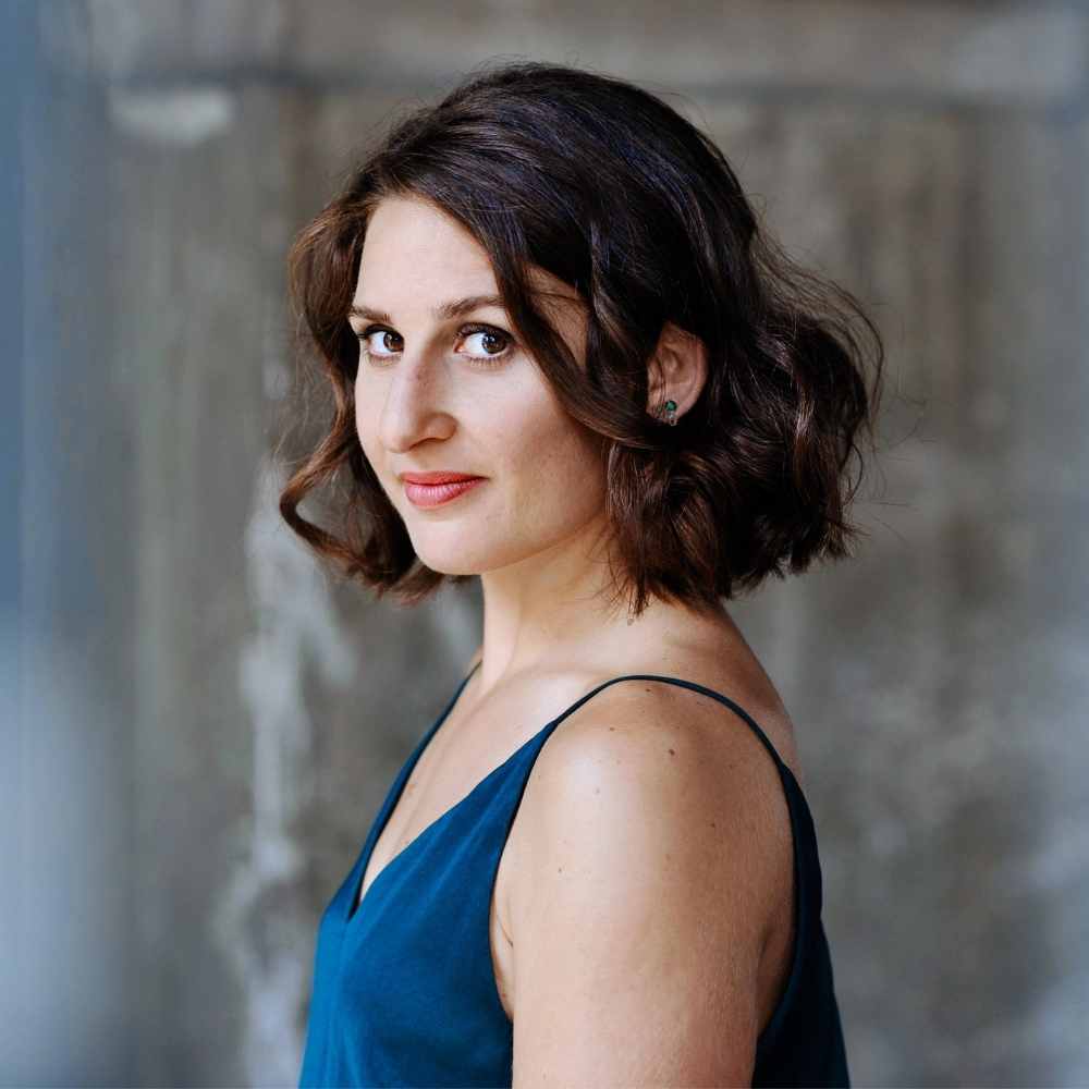 Julie Heiland autora de Reina de Corazones Julie Heiland escritora yy novelista alemana