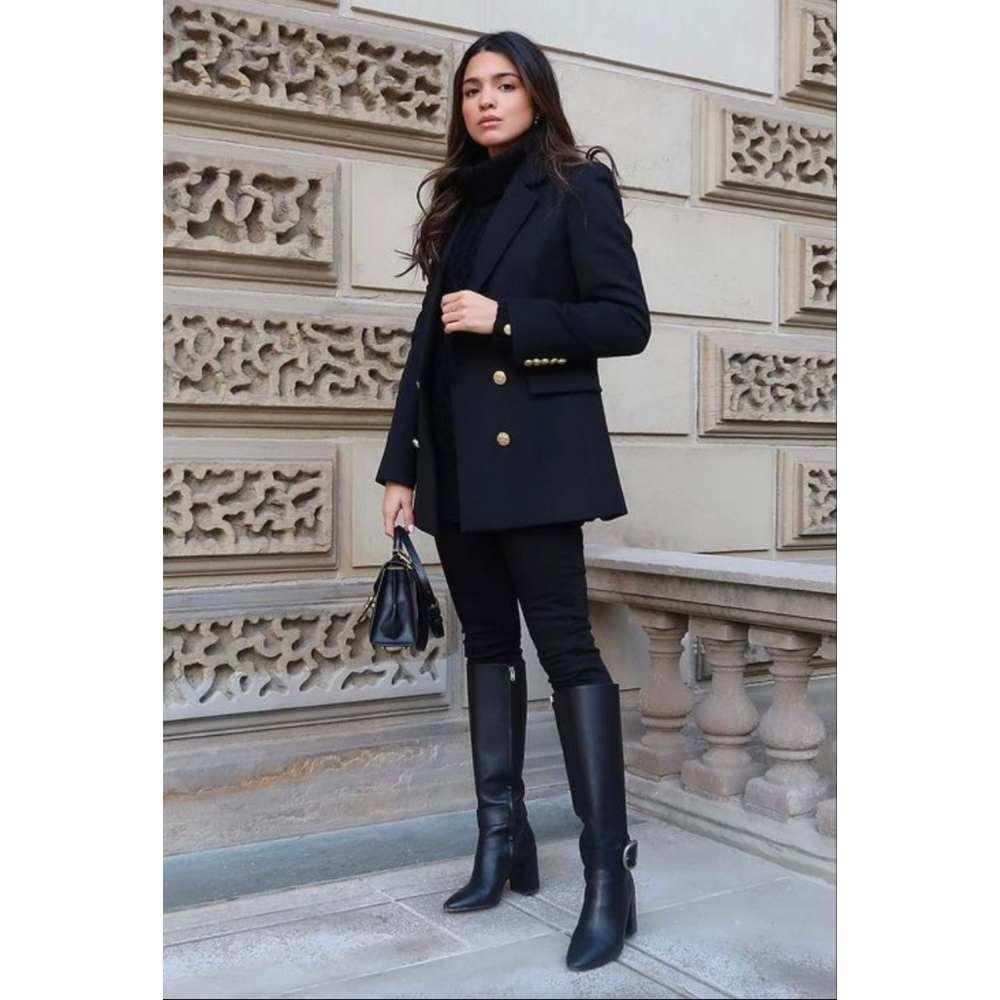 outfit-con-gabardina-negra | Mujer de 10