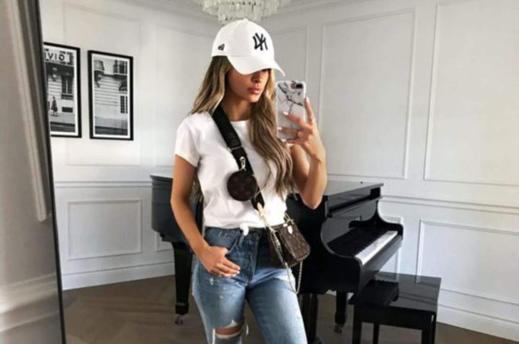 outfits con gorra para mujer