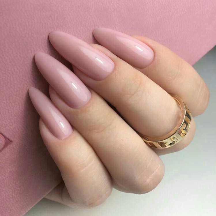 10 diseños de uñas rosas para lucir unas manos elegantes