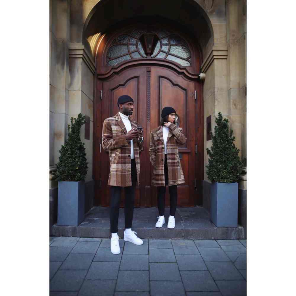 Abrigos con estilo Dark Academy Pareja con abrigos estilo tweed