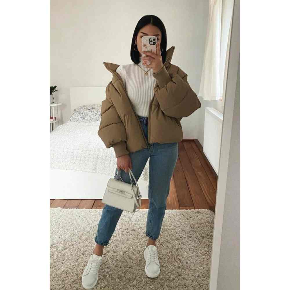 Camarra acolchada Outfit con chamarra acolchada, jans y tenis