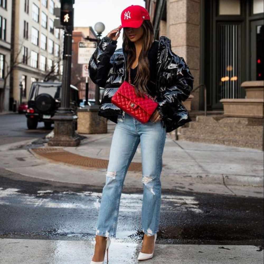 8 outfits cómodos y calientitos que puedes usar con jeans este invierno 7