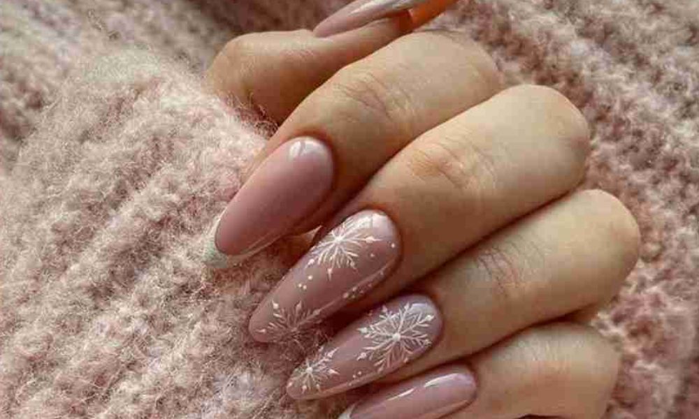 Copos de nieve en base nude