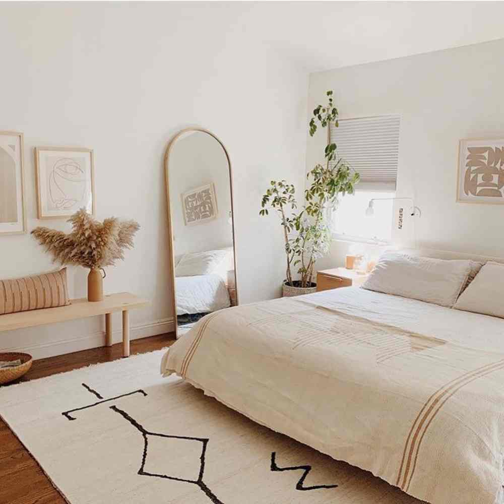 hellolovelyliving.com
