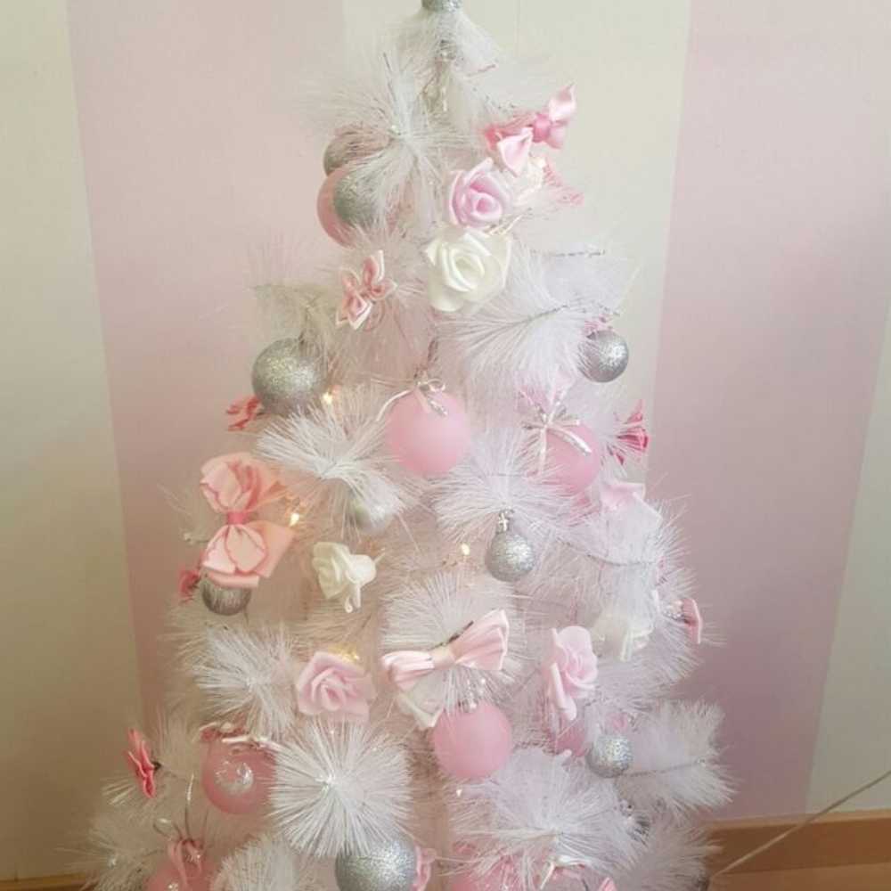 5 ideas para decorar tu árbol de Navidad de color rosa y blanco 2