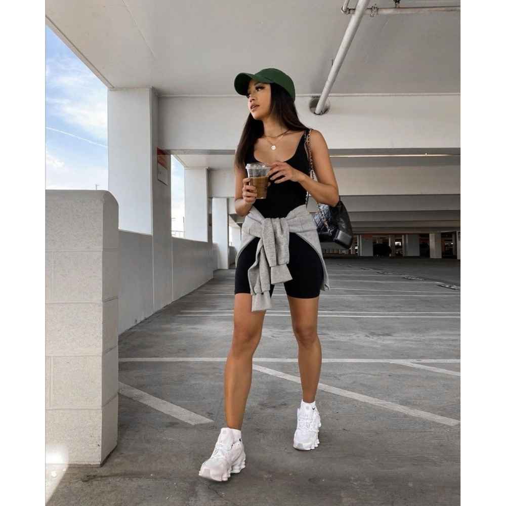 outfit-sport-con-gorra-y-shorts | Mujer de 10