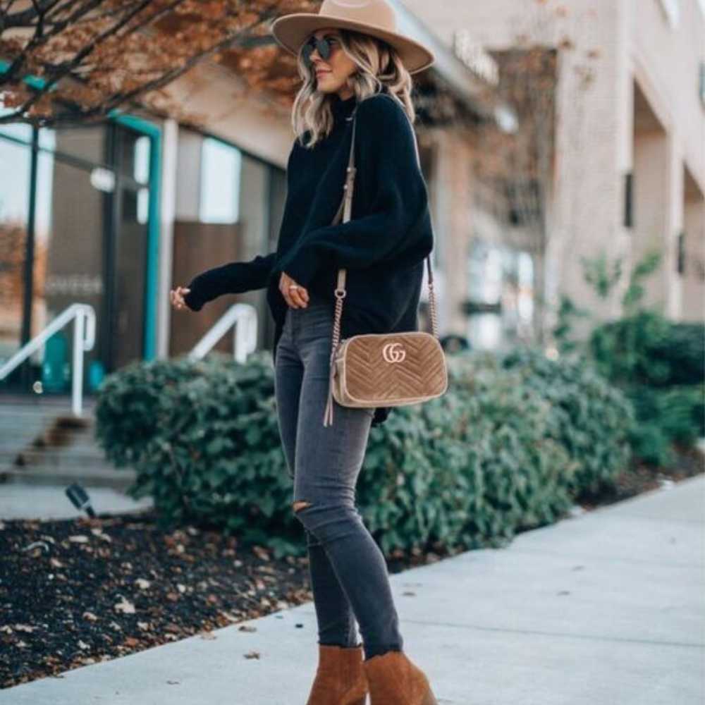 8 outfits cómodos y calientitos que puedes usar con jeans este invierno 0