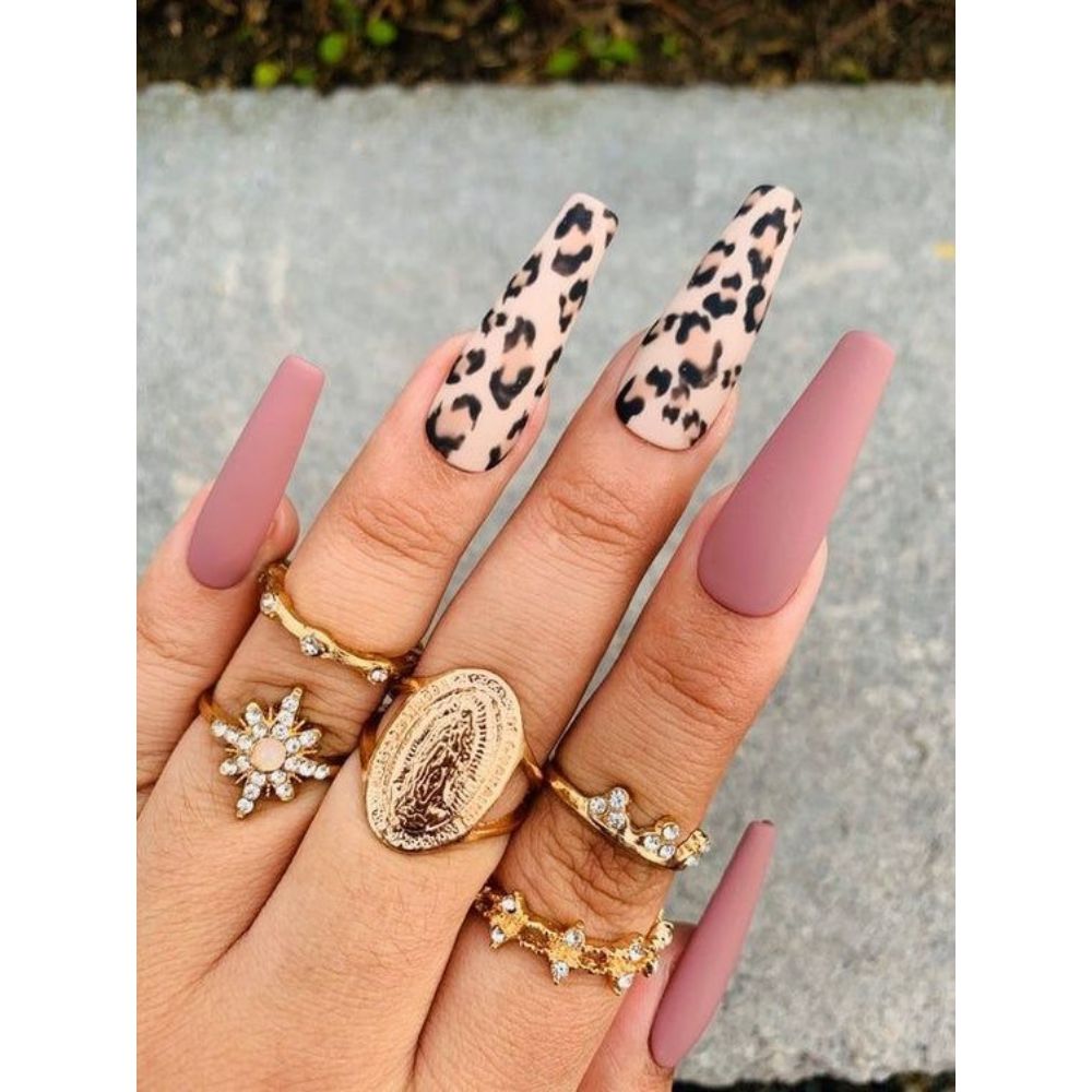 10 ideas para llevar tus uñas animal print en rosa sin ser exageradas