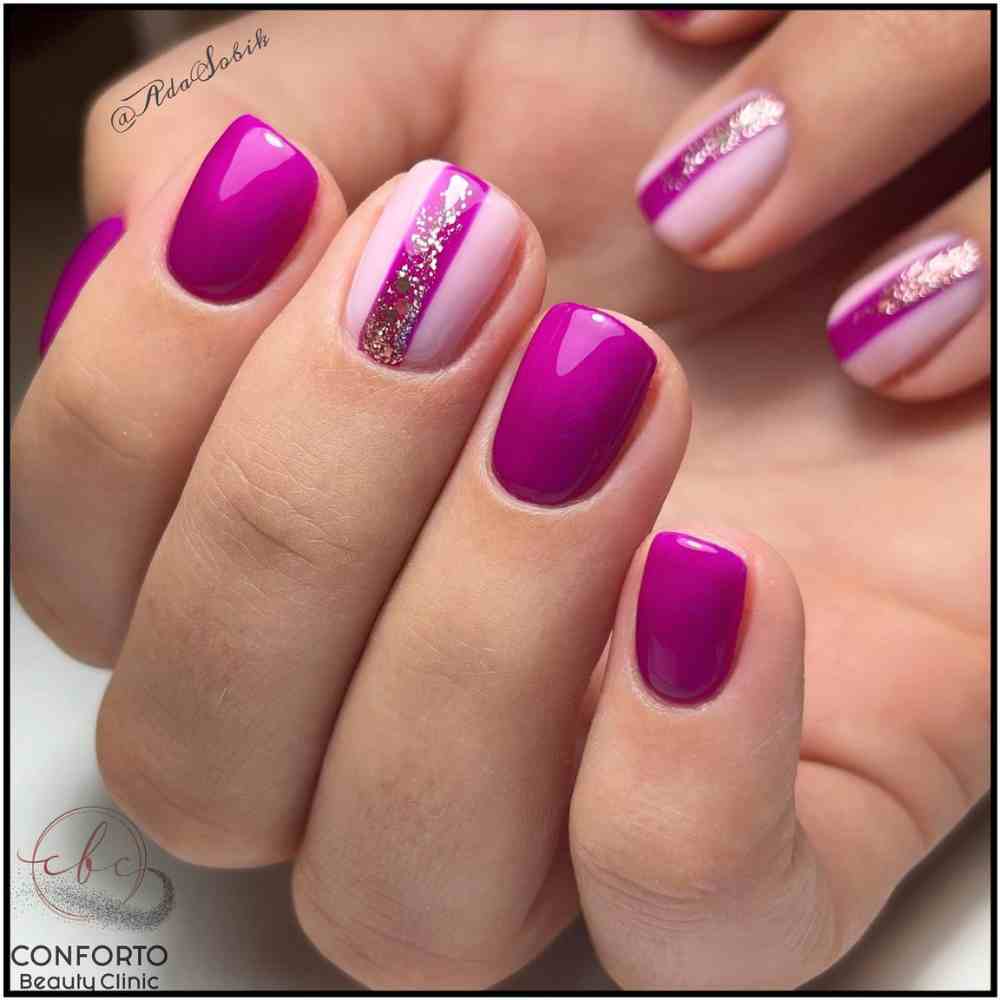 uñas cuadradas cortas con color magenta y rosa claro