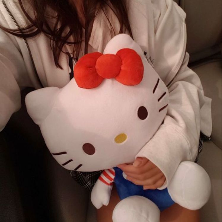 Hello Kitty te regala un kit para empezar el año lleno de brillo