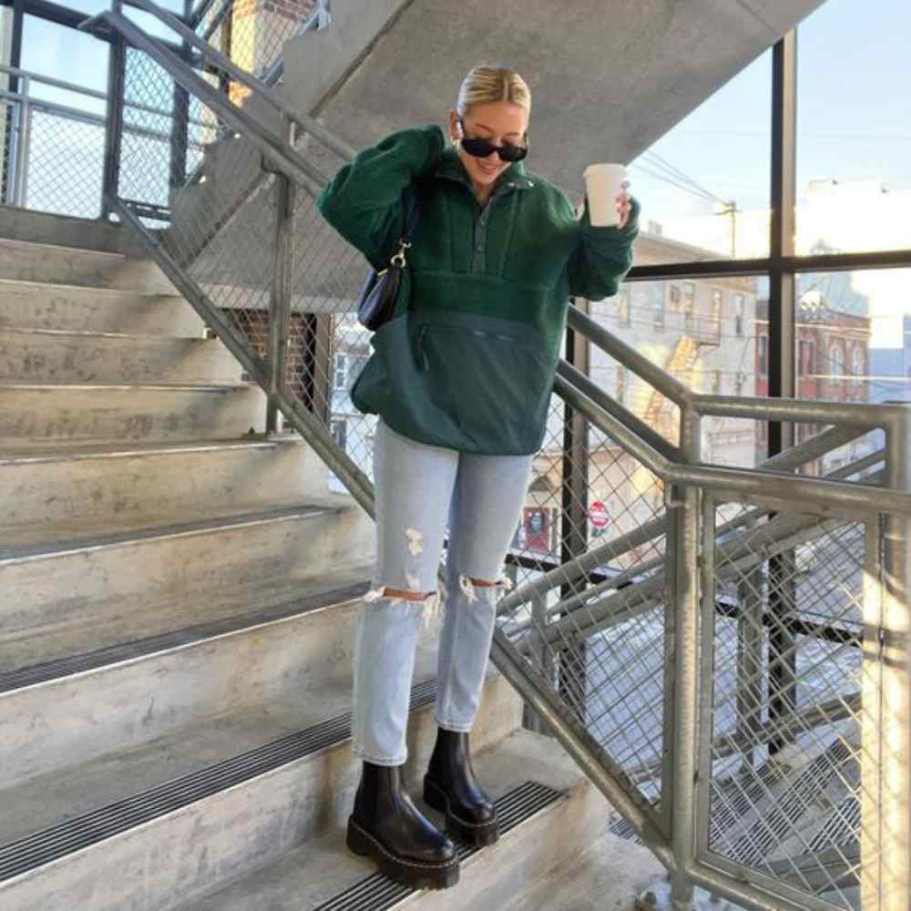 7 outfits para usar botas negras con jeans este invierno 1