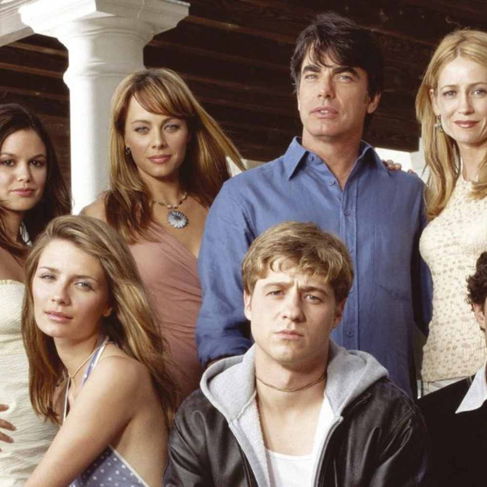 The O.C 2000s 10 películas y series de los 2000 para maratonear este fin de semana 1
