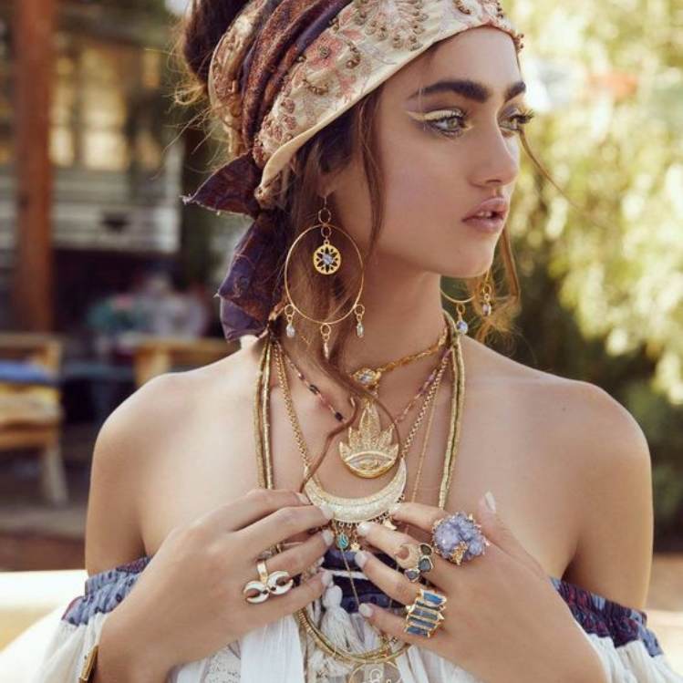 ancient-bohemian-outfits