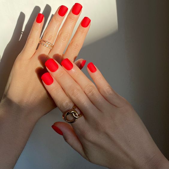 El color perfecto para el mes de diciembre uñas rojas para el mes de diciembre