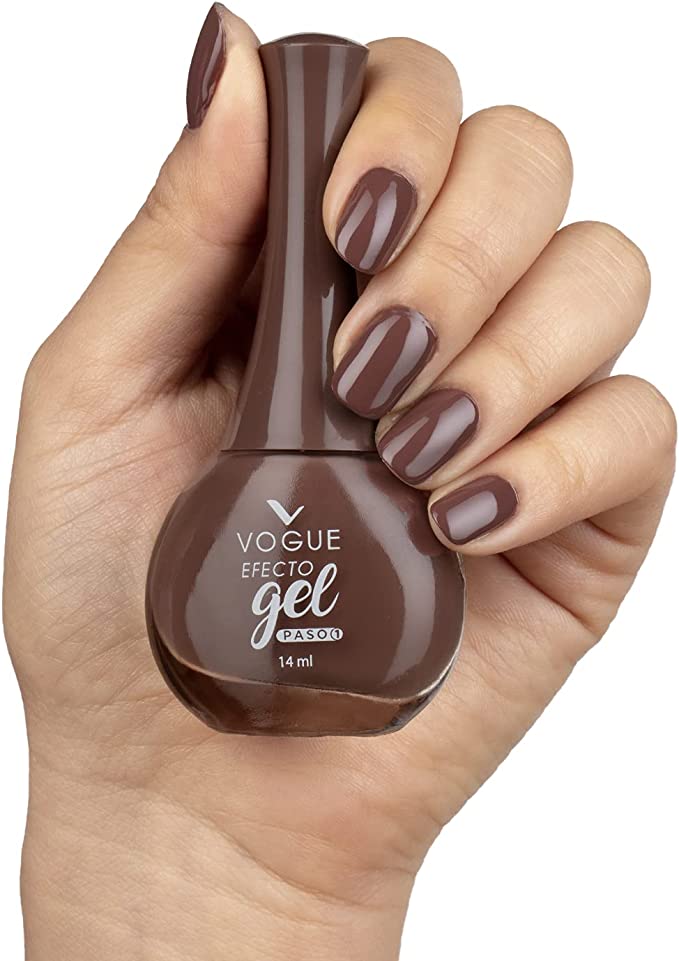 uñas café de vogue Vogue color café