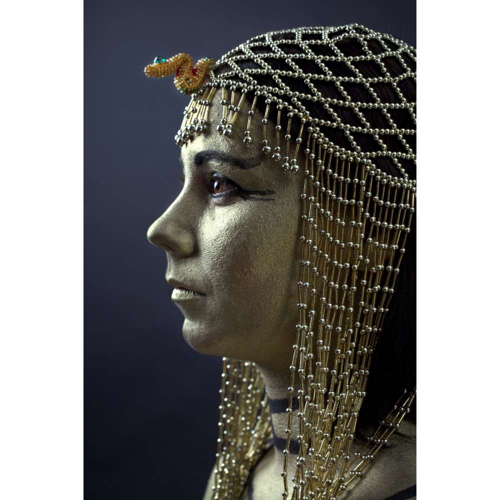 Cleopatra la primera mujer en maquillarse