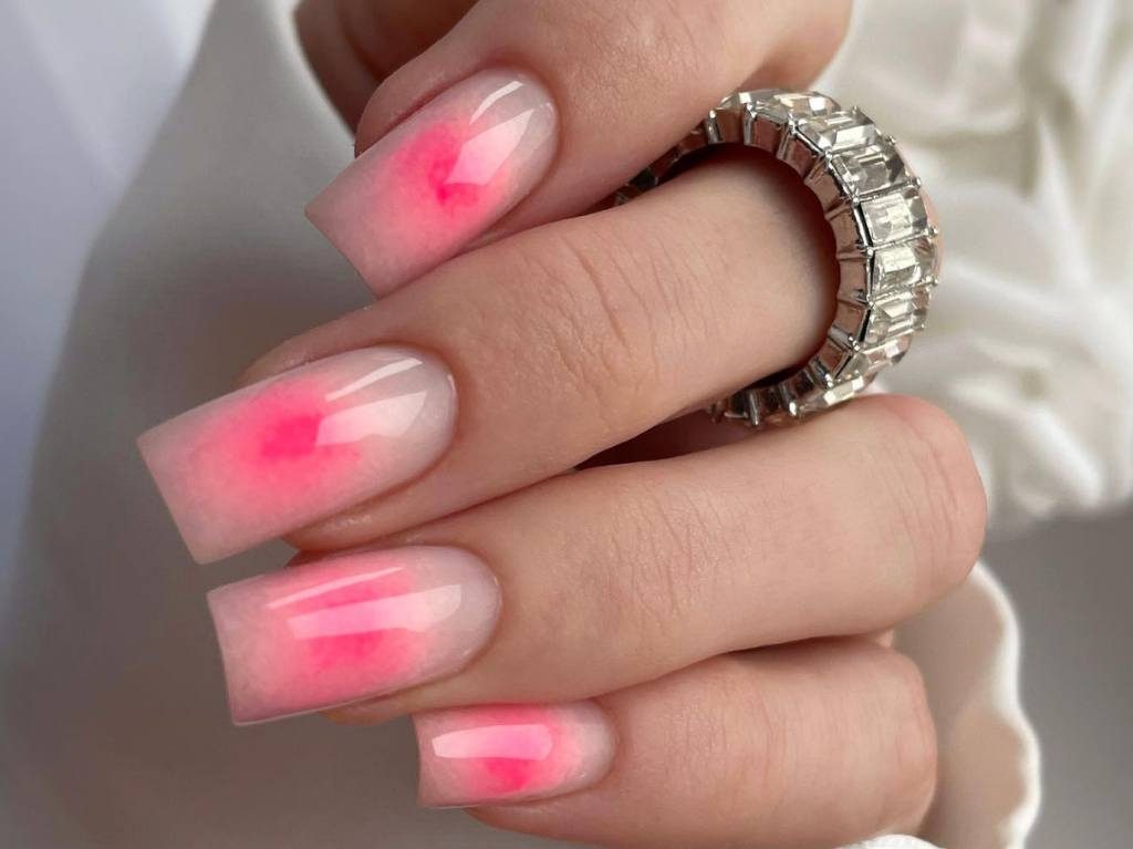 aura nails la tendencia de las uñas elegantes