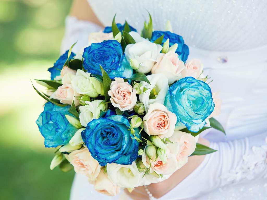 Tradiciones de novia: ¿por qué debo llevar algo azul en mi boda?