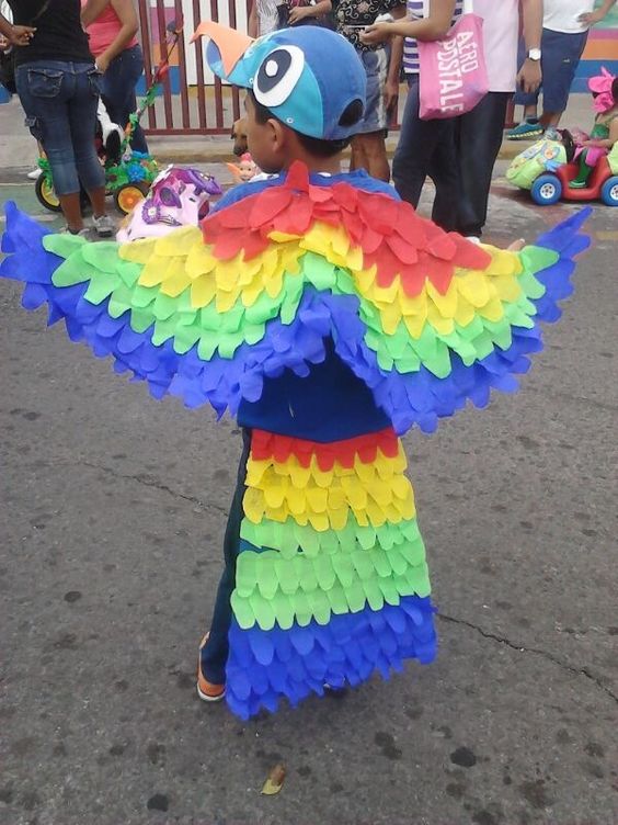 Disfraz de primavera para niños hecho en casa con material reciclado 4