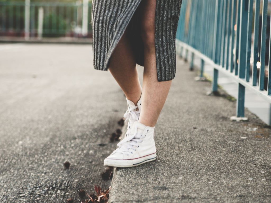 5 outfits con Converse de mujer blancos | Mujer de 10