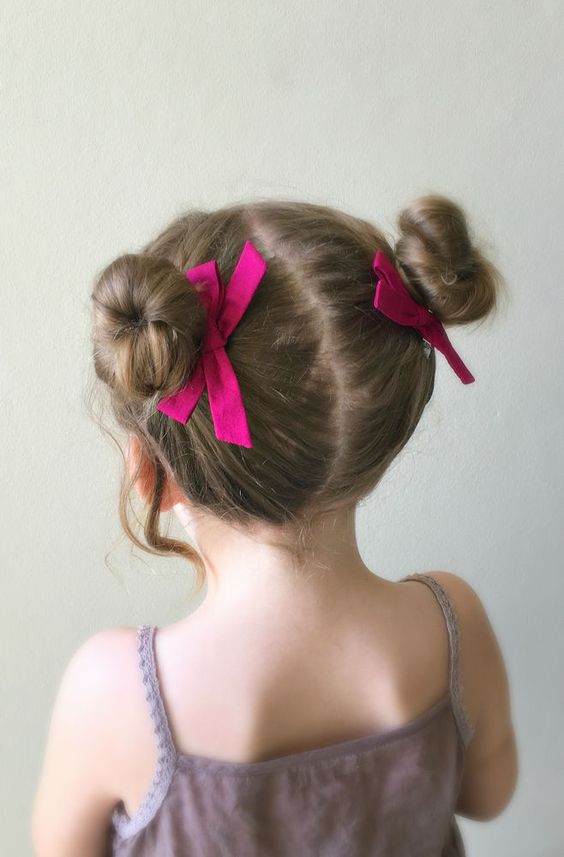 peinado de dos colitas cabello corto niña