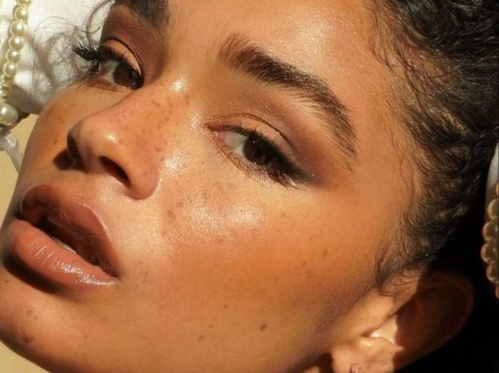 maquillaje-natural-para-morenas-paso-a-paso