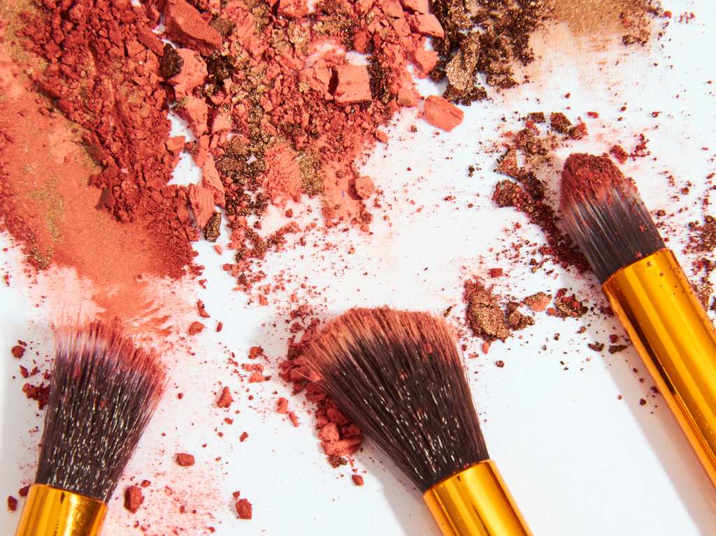 Formas fáciles de aplicar el blush según tu tipo de cara