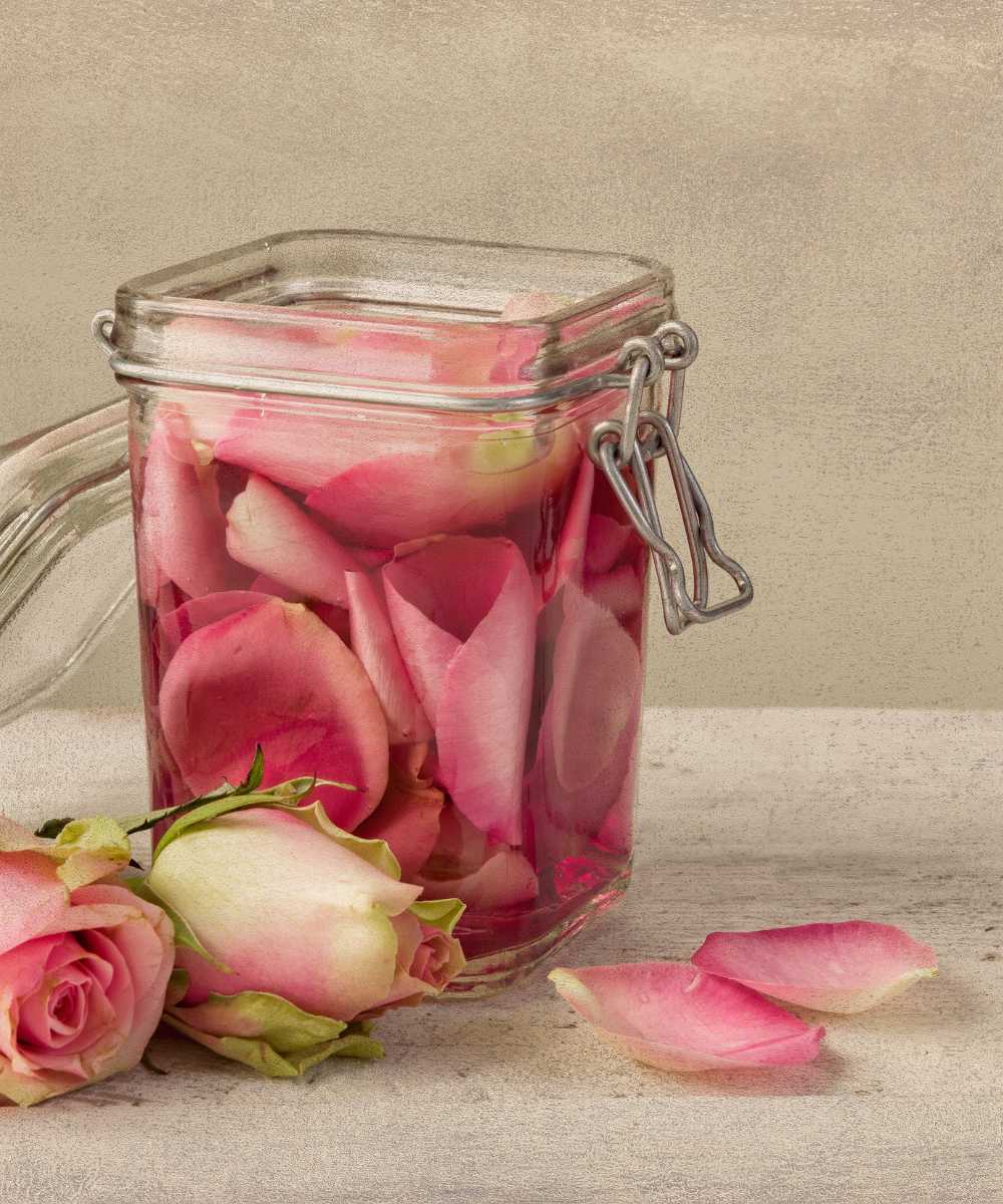 beneficios del agua de rosas 