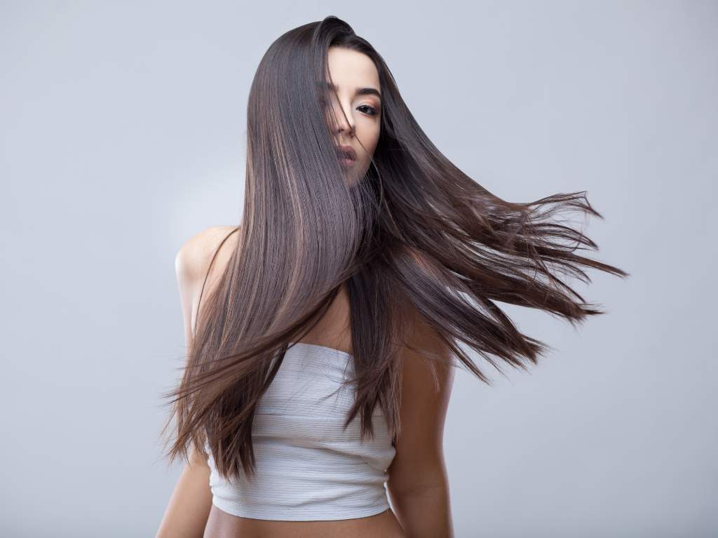 cómo hacer crecer el cabello con remedios caseros